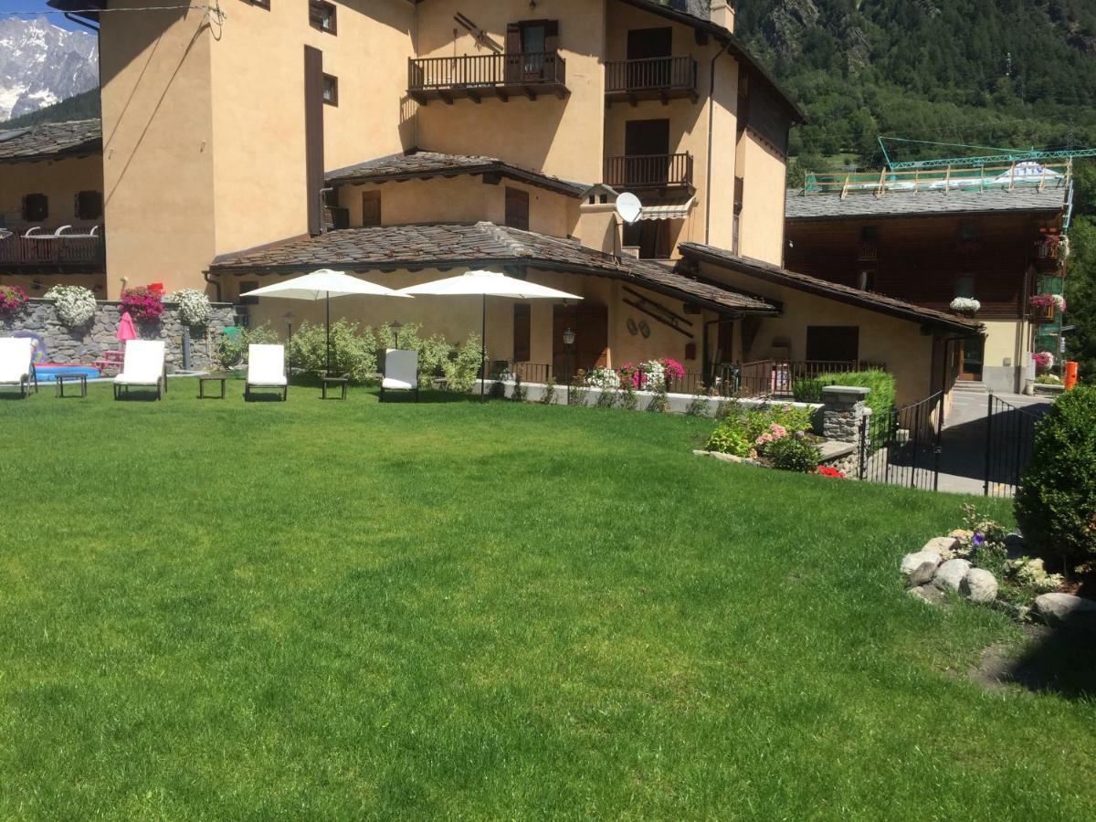 La Boule De Neige Bed & Breakfast Pre-Saint-Didier Bagian luar foto